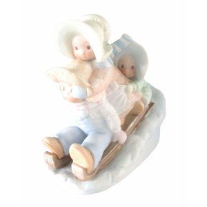 Circle of Friends Figurine A Sledding We Will Go Vintage 1993 Homco Masterpiece